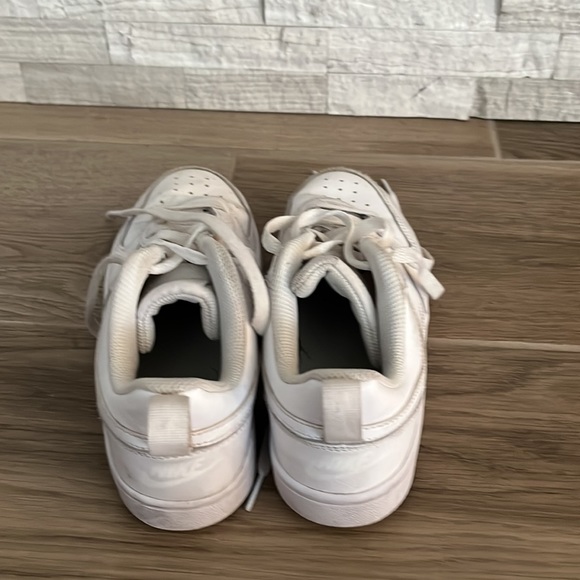 Used Air Force 1’s. US Size 5Y, UK 4.5, EUR 37.5, cm 23.5. Barely Worn - Picture 4 of 4